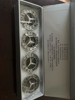 Mercedes Floating center caps