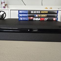 Playstation 4 + 3 Games