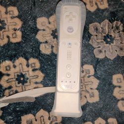 Nintendo Wii Controller. Asking $15