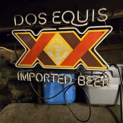 Dos Equis Neon Light