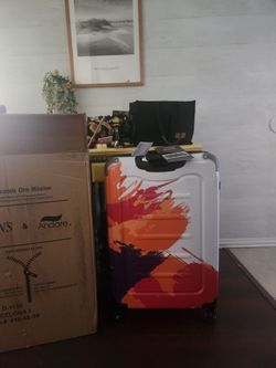 Sorage or luggage .. Brand new in box
