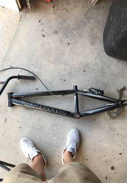 Haro bmx frame with handle bars