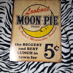 Retro Tin Signs - Moon Pie & Mobilgas Decor