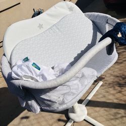Halo Swivel Sleeper Bassinet 