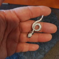 PIERCED (EAR CUFF).             PICK ⛏️ UP ONLY