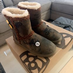 HMDD “Souvenir” Ugg Boot
