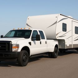 ¿Necesitas mover un tráiler? Yo me encargo