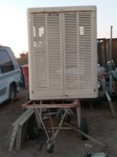 Warehouse Downdraft Cooler With All Sheetmetal For Installation Cooler Has1/2 In Pvc For Water To Keep Pad's Wet.have 3spd Motor