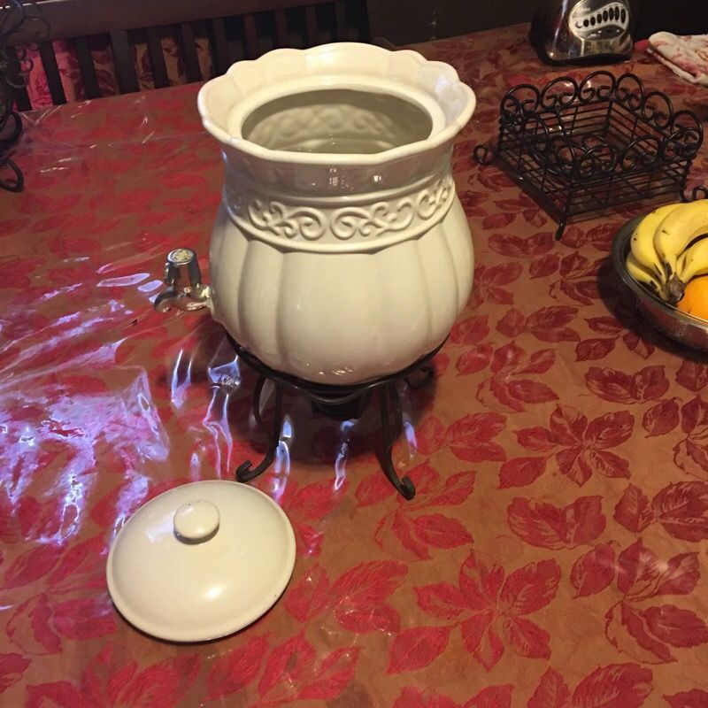 Vitrolero de vidrio ideal para aguas frescas for Sale in National City, CA  - OfferUp