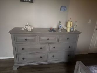 Grey wooden dresser with Mirror