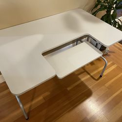 Safco Folding Computer Table