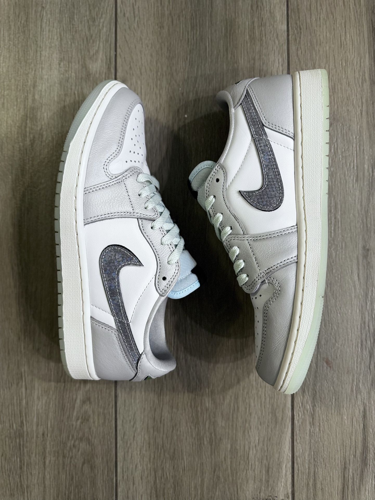 Jordan 1 Retro Low OG “Year of the Snake” – Lightly Used Mens Size 10