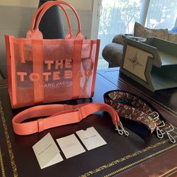 Marc Jacobs The Tote Bag - Medium, Coral
