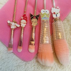 New Makeup Brushes $18