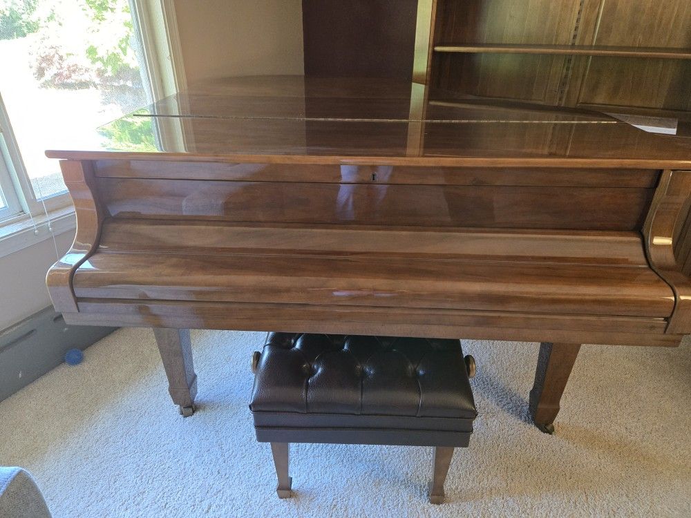 Young Chang Baby Grand Piano G157