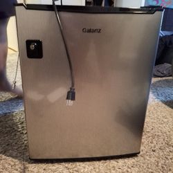 Galariz Mini Fridge
