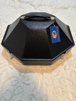 Western hat carrier