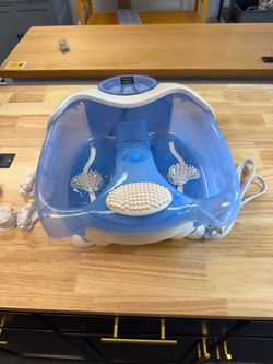 New in box Foot Bubble Spa. Heat Boost Power and Adjustable temperature