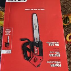 Milwaukee
M18 FUEL 14 in. 18V Lithium-Ion Brushless Cordless Battery Top Handle Chainsaw (Tool Only)