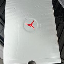 Women's Air Jordan Size 8