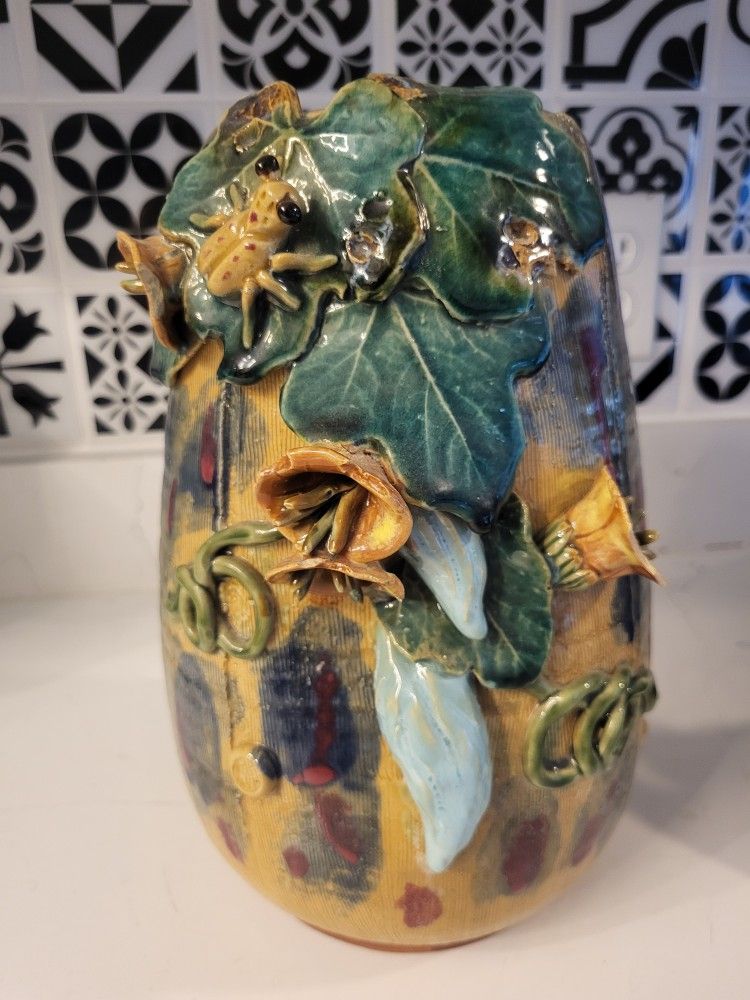 Mann Stamped Frog Toad Flower Clay Vintage Vase Home Decor