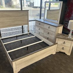 Antique White Farmhouse Queen Bedroom Set 
