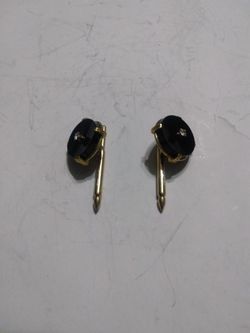18 Karat Gold Diamond And Onyx Cufflink Use