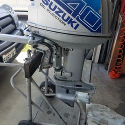 Suzuki 40hp Outboard Motor