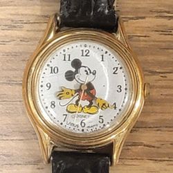 Vintage Lorus Disney Mickey Mouse Watch