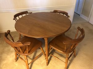 Maple Dining Set For Sale In Cuyahoga Falls OH Maple Dining Set For Sale In Cuyahoga Falls OH
