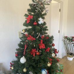 Christmas Tree With Lights and Ornaments 