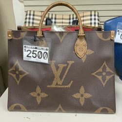 LOUIS VUITTON PURSE