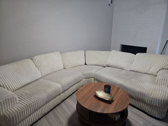 Sala Seccional De Pana Crema / Cream Corduroy Sectional Sofa