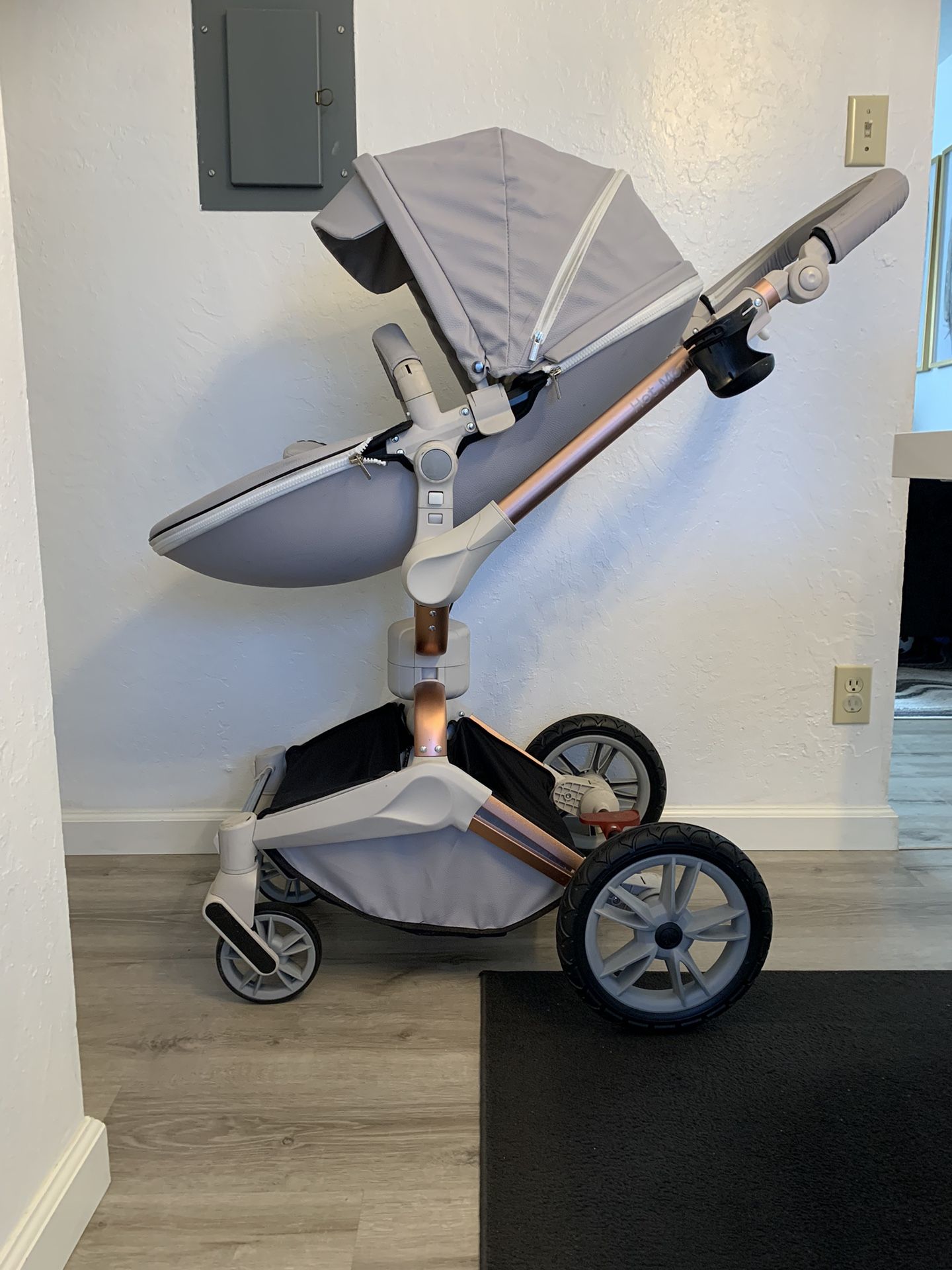 Hot Mom All In One Baby Stroller Multi Seating With Baby Carriage