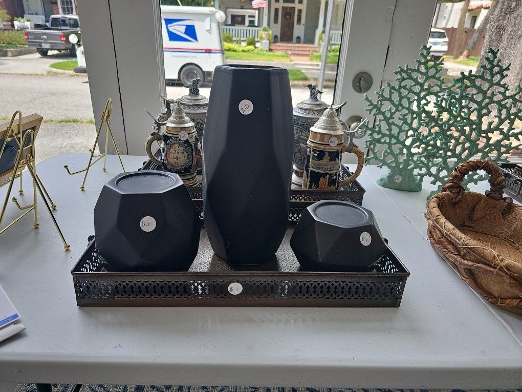 Black Geometric Vase Set 