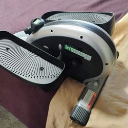 Stamina InMotion E1000 Compact Strider Elliptical Machine Cardio Workout 55-1610