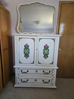 Wood dresser, 2 bedside tables