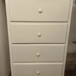 Chest of 4 Drawers 34”