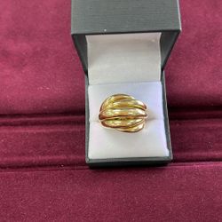 14K Gold Dome Ring Size 7 : 6.1 Grams