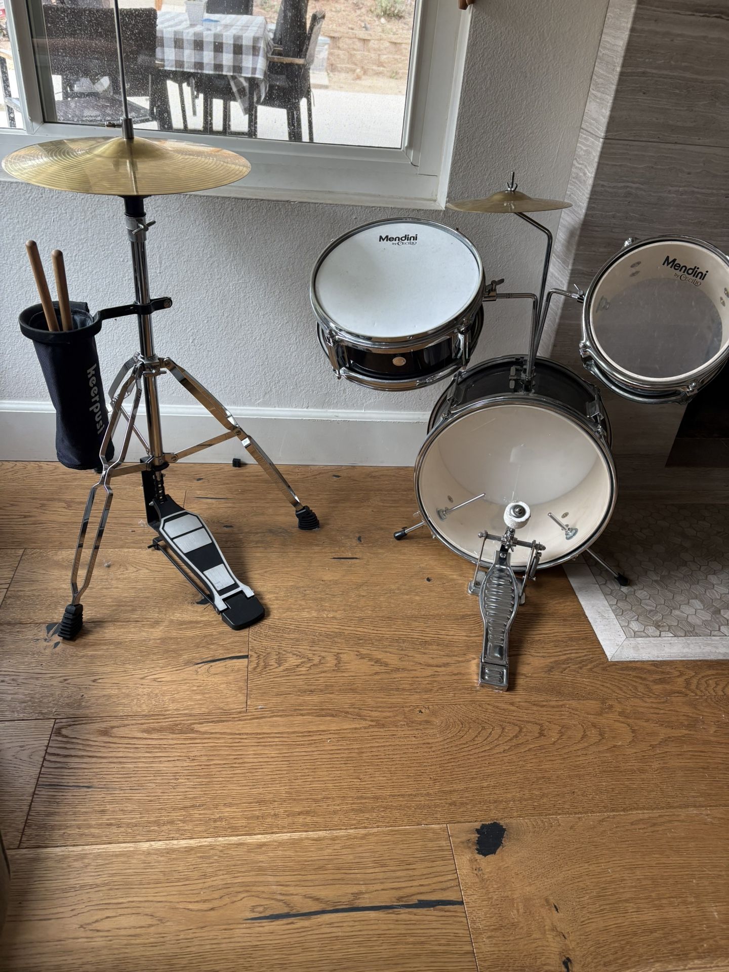 Kids drum set