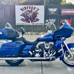 2015 Harley-Davidson Road Glide – Only 6,000 Miles