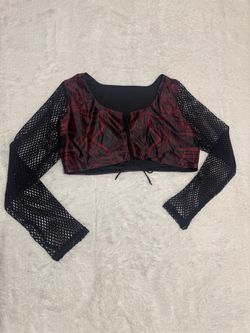 New cropped top with red circuit board print. Black mesh long sleeves add breathability. Front tie closure for a customizable fit. New 3x red black ci