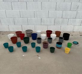 Lot of Plastic Medium Small Gardening Flower Pots Planters Saucers