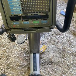 HRT R2200 Vision Fitness