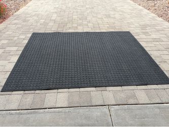 6’ x 8’ Outdoor Mat, Very Good Condition (always under cover at our front entrance)