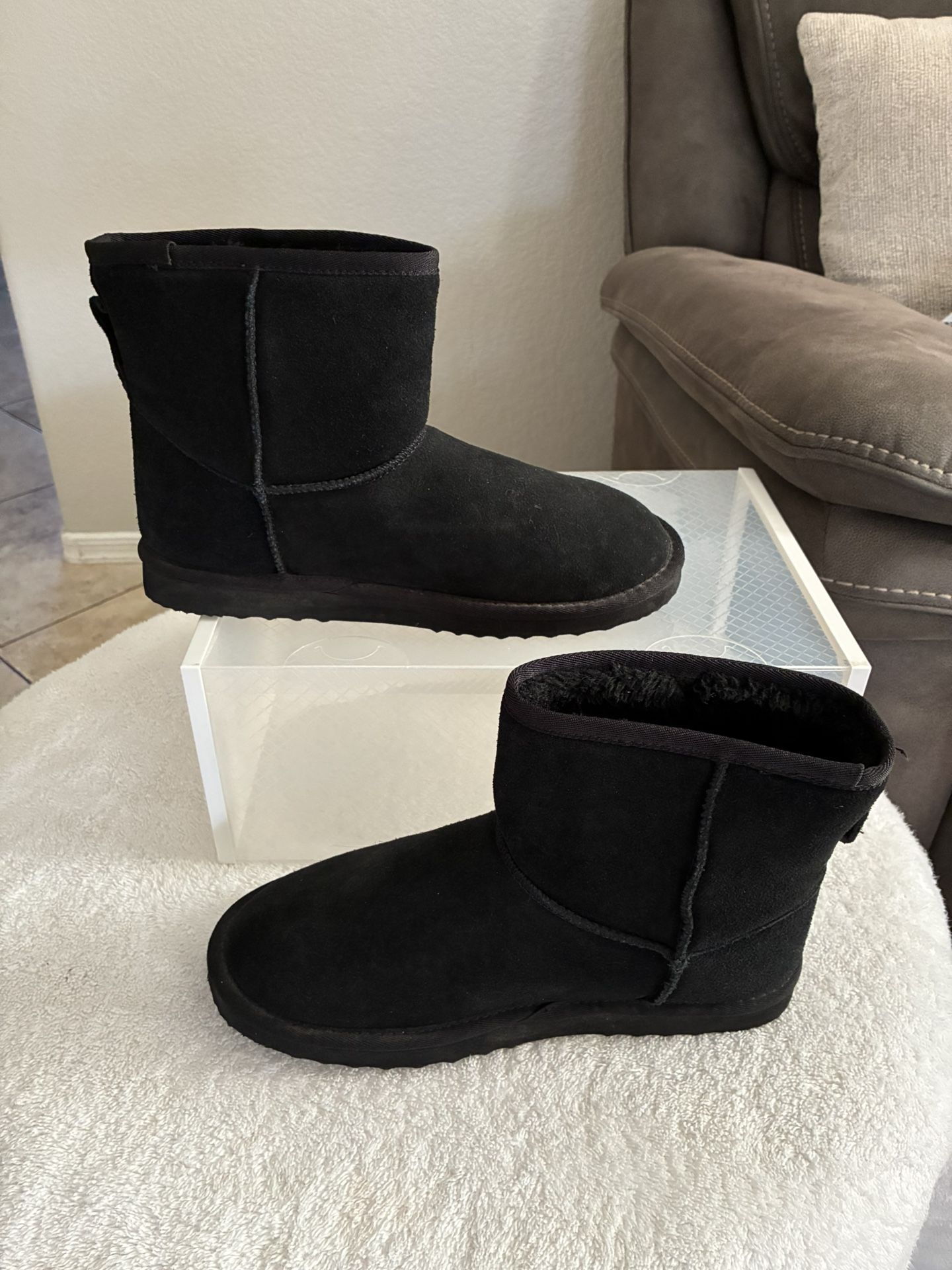 Boots Women’s Size.9