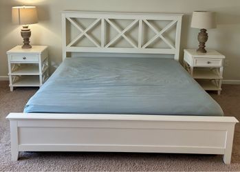 Bedroom Set Post King Bed Frame + 2 Matching Nightstands – White Bedroom Set