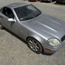 98-03 Mercedes slk 320 Parts Out