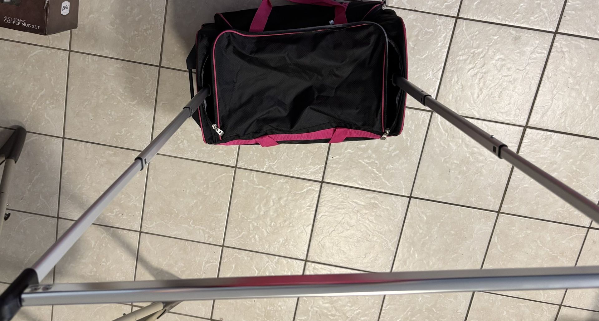 Heendzoo 23” Wheeled Duffel Bag W/ Garment Rack