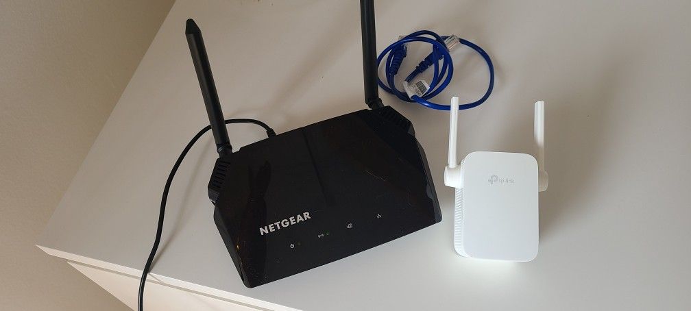 NETGEAR AC1000 Wifi Router Model R6080 With Extender